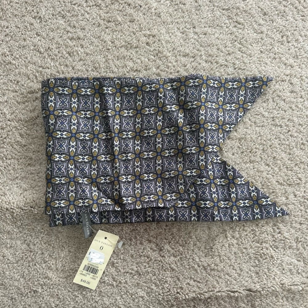 Ann Taylor Floral 100% Silk Scarf in Navy, Yellow & White
